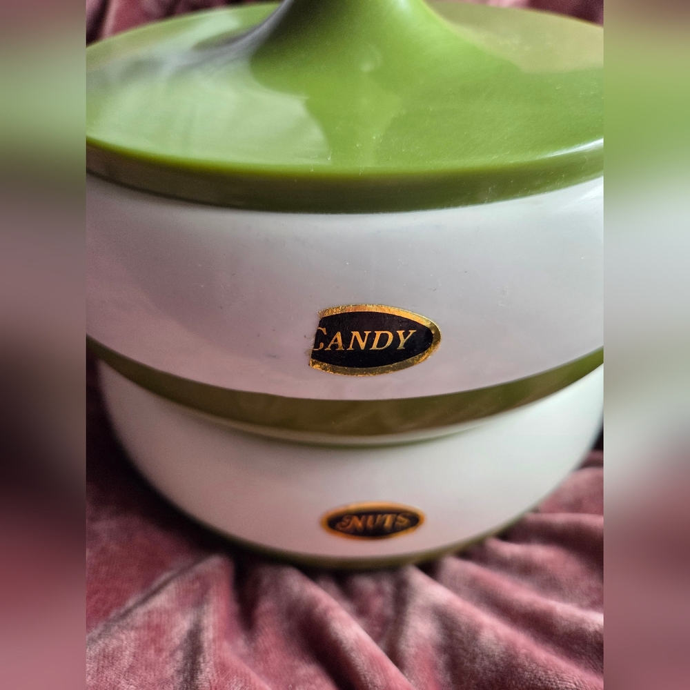 Vintage 1960s stacking Canister Set Manufactured by Plastics Consolidated Inc - Picture 6 of 9